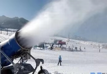 造雪机喷嘴喷雪